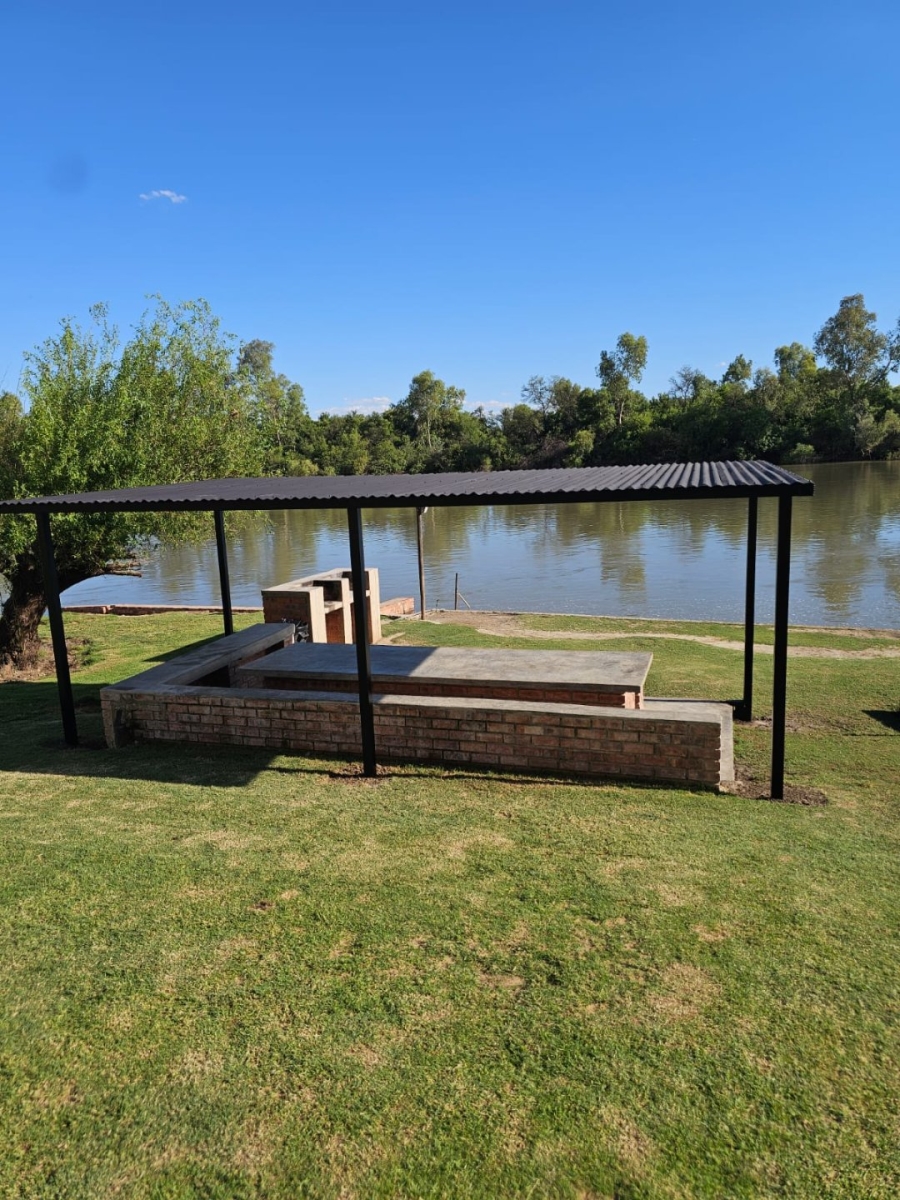 5 Bedroom Property for Sale in Bloemhof North West